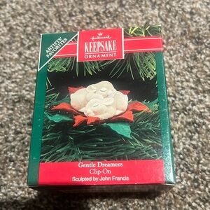 1990 vintage hallmark keepsake ornament clip on “gentle dreamers”